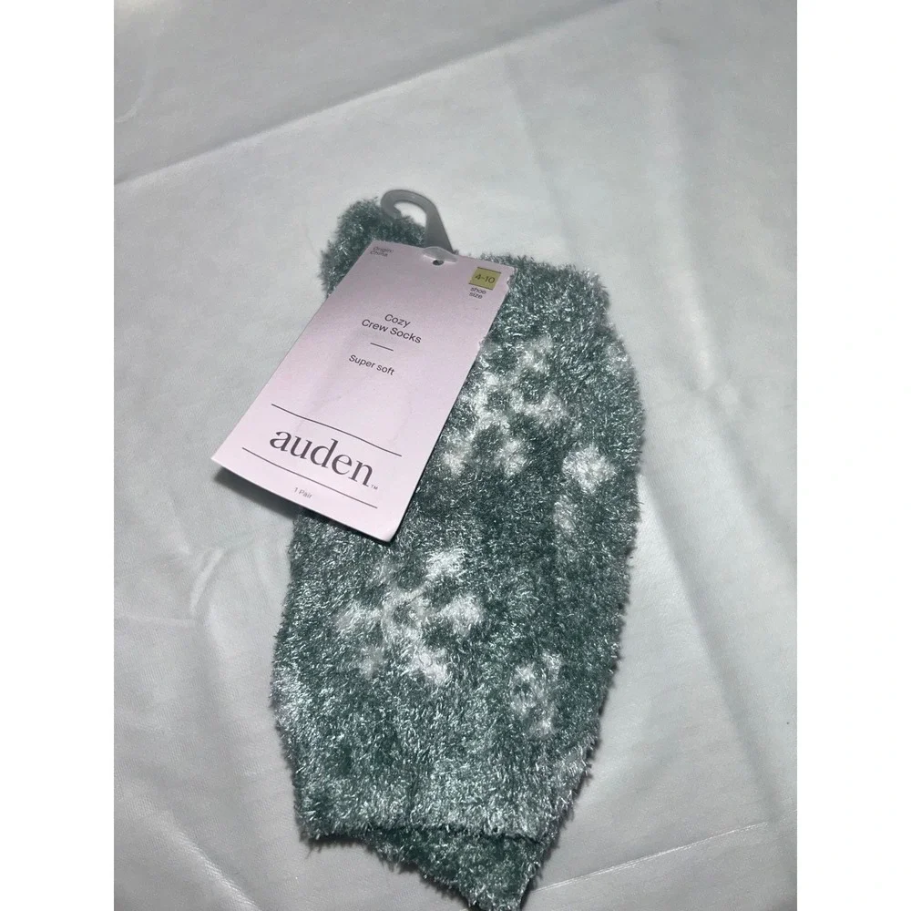 Auden Womens Cozy Crew Socks Green Snowflake Fuzzy Super Soft Shoe Size 4-10 NWT